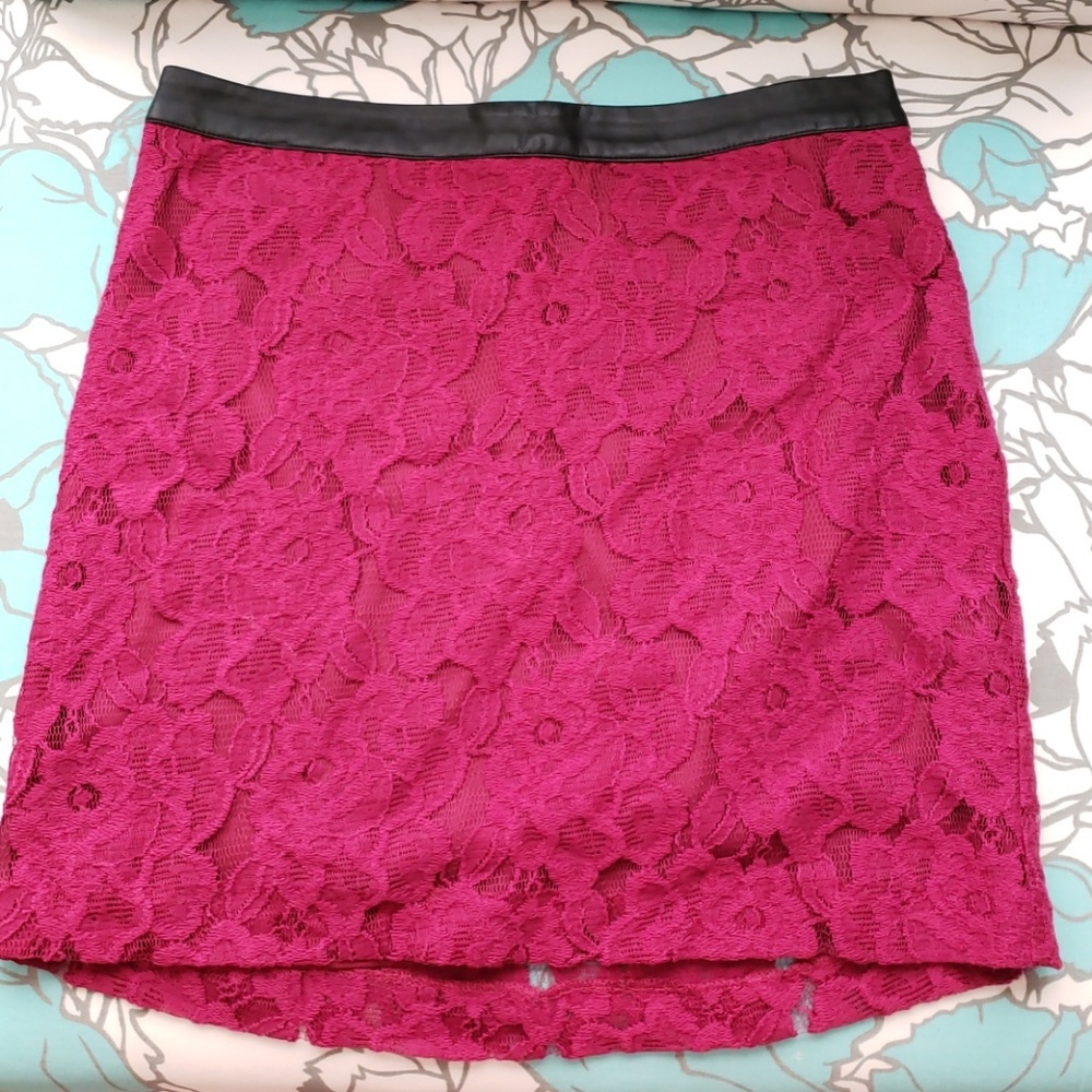 Kensie mini skirt, lace, maroon, size 4